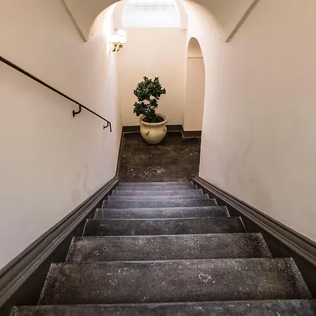 San Carlo Oda ve Kahvaltı 5*
