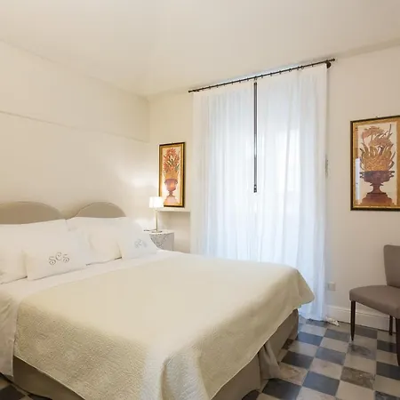 Oda ve Kahvaltı San Carlo
