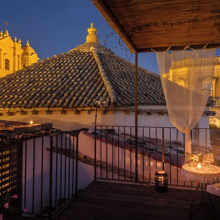 San Carlo Oda ve Kahvaltı Noto